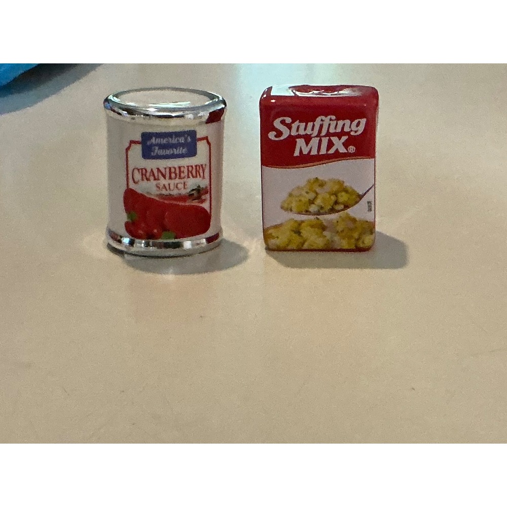 New! Cranberry Sauce and Stuffing Mix Salt and Pepper Shakers Set